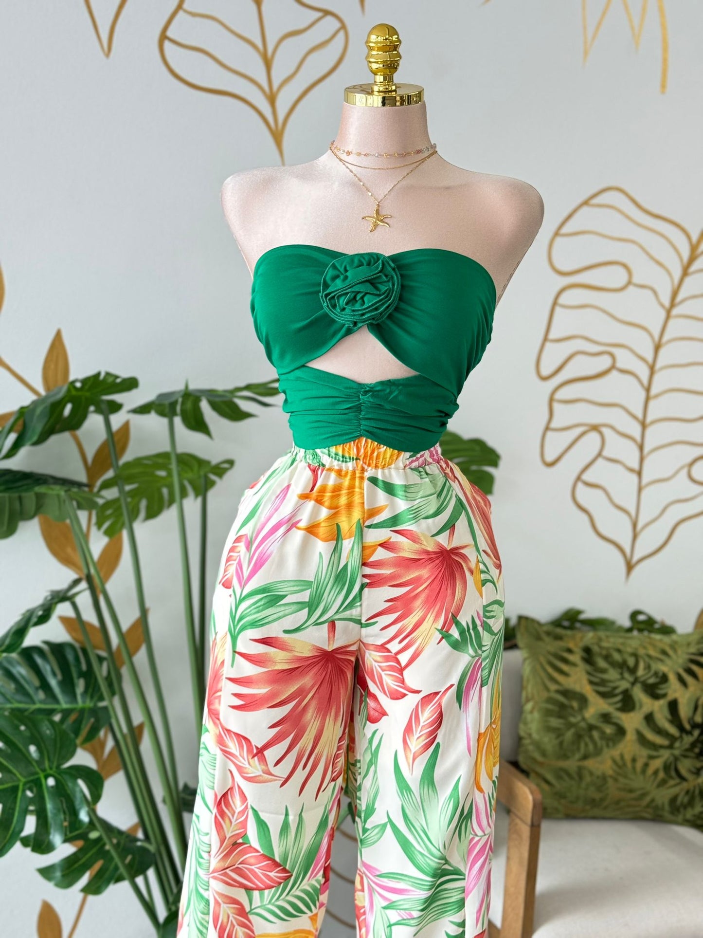 🌿 “Green Blossom Top”
