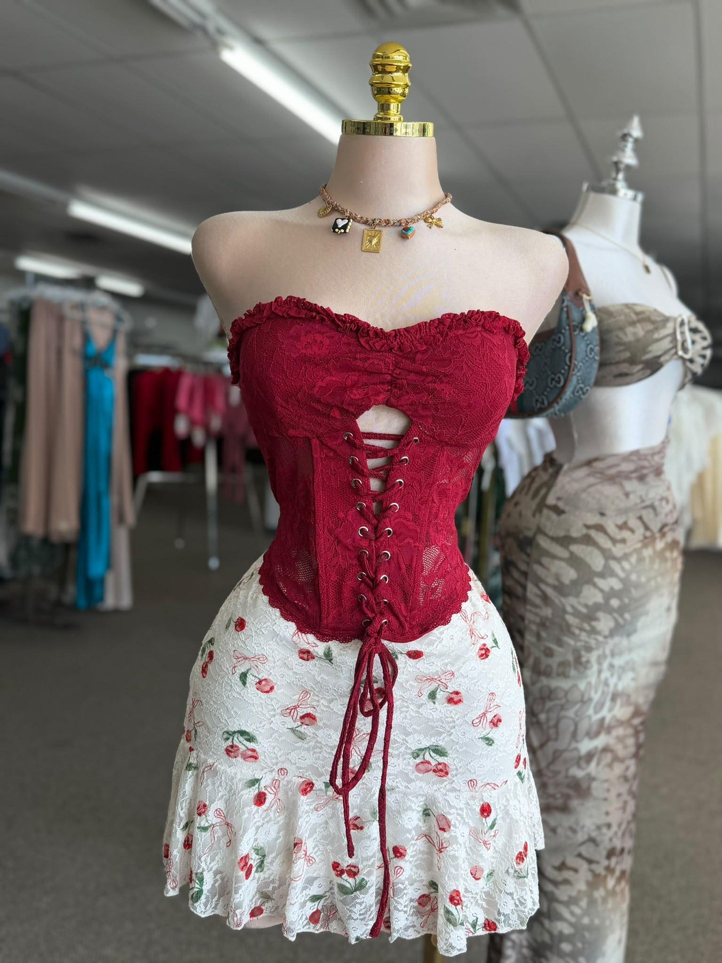 Corset Top Strapless de Encaje con Amarre al Frente — 3 Colores