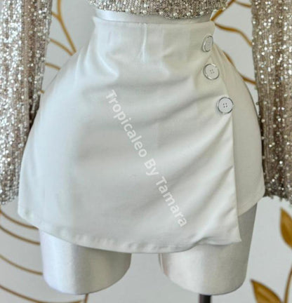 White Button Wrap Skort Small / Blanco