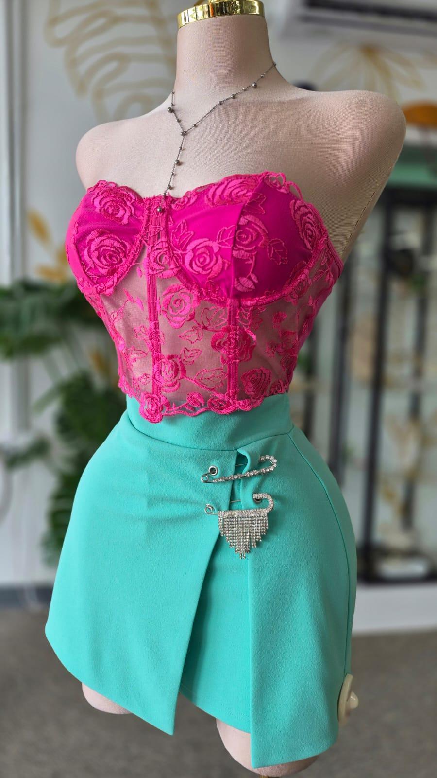 Top Corset Rosa con Encaje Floral y Espalda Mesh