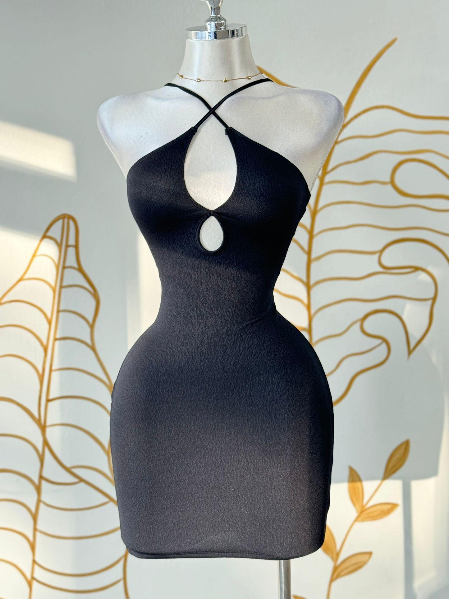 Hourglass Keyhole Dress