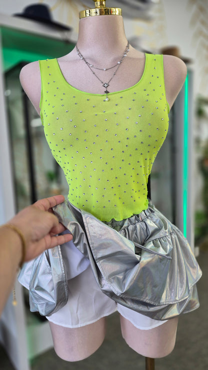 Skort Metálica Plateada con Volantes en Capas y Amarre