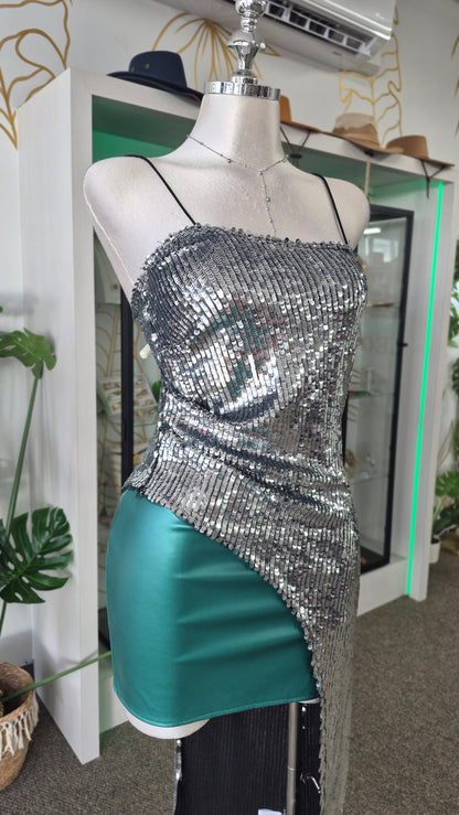 Mini Falda Verde Tipo Cuero con Zipper