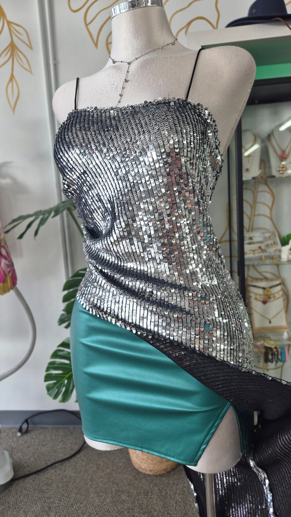 Mini Falda Verde Tipo Cuero con Zipper