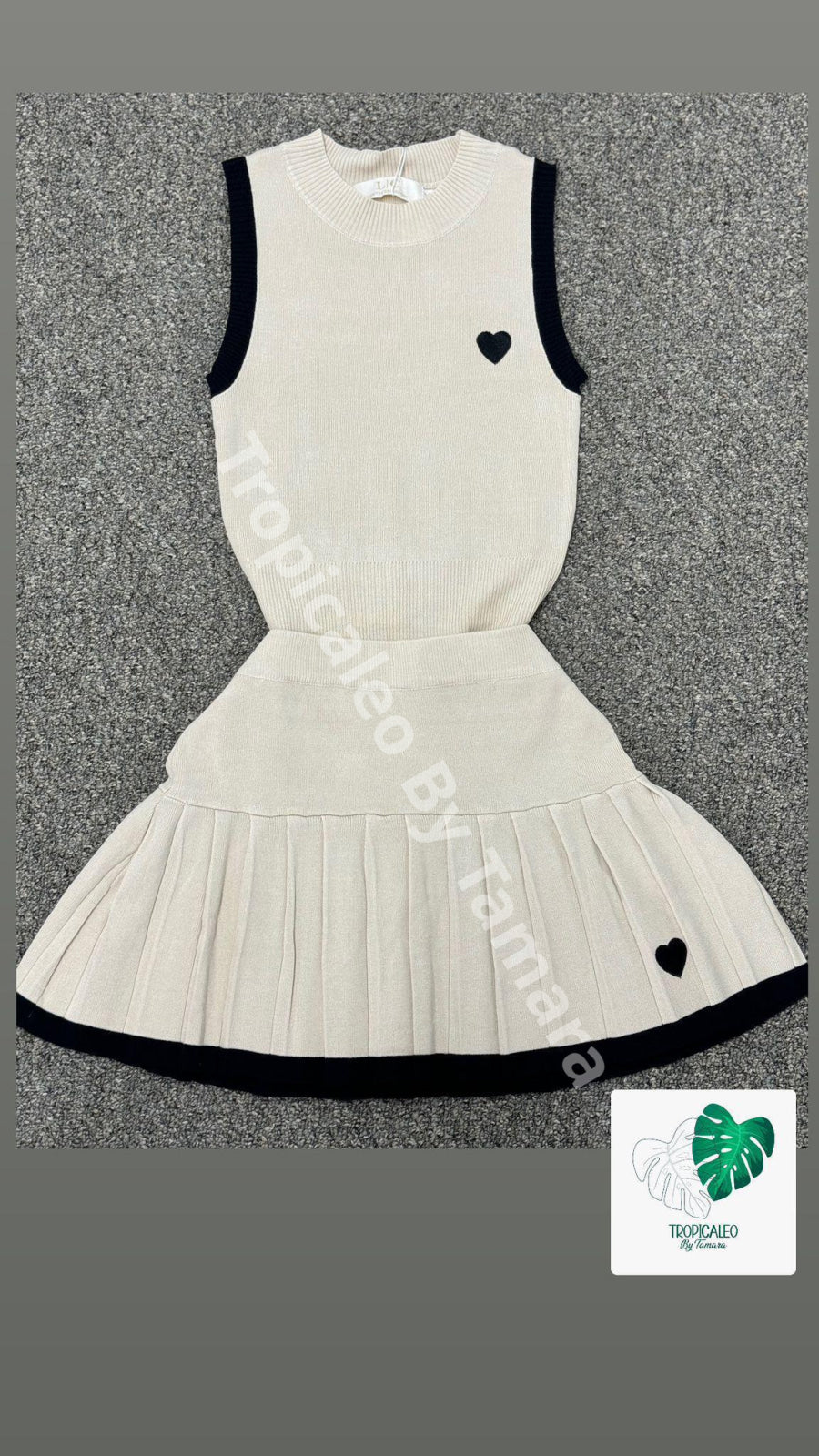 Preppy Heart Two-Piece Set (Disponibles 4 Colores) Large / Crema Hueso Detalles Negros