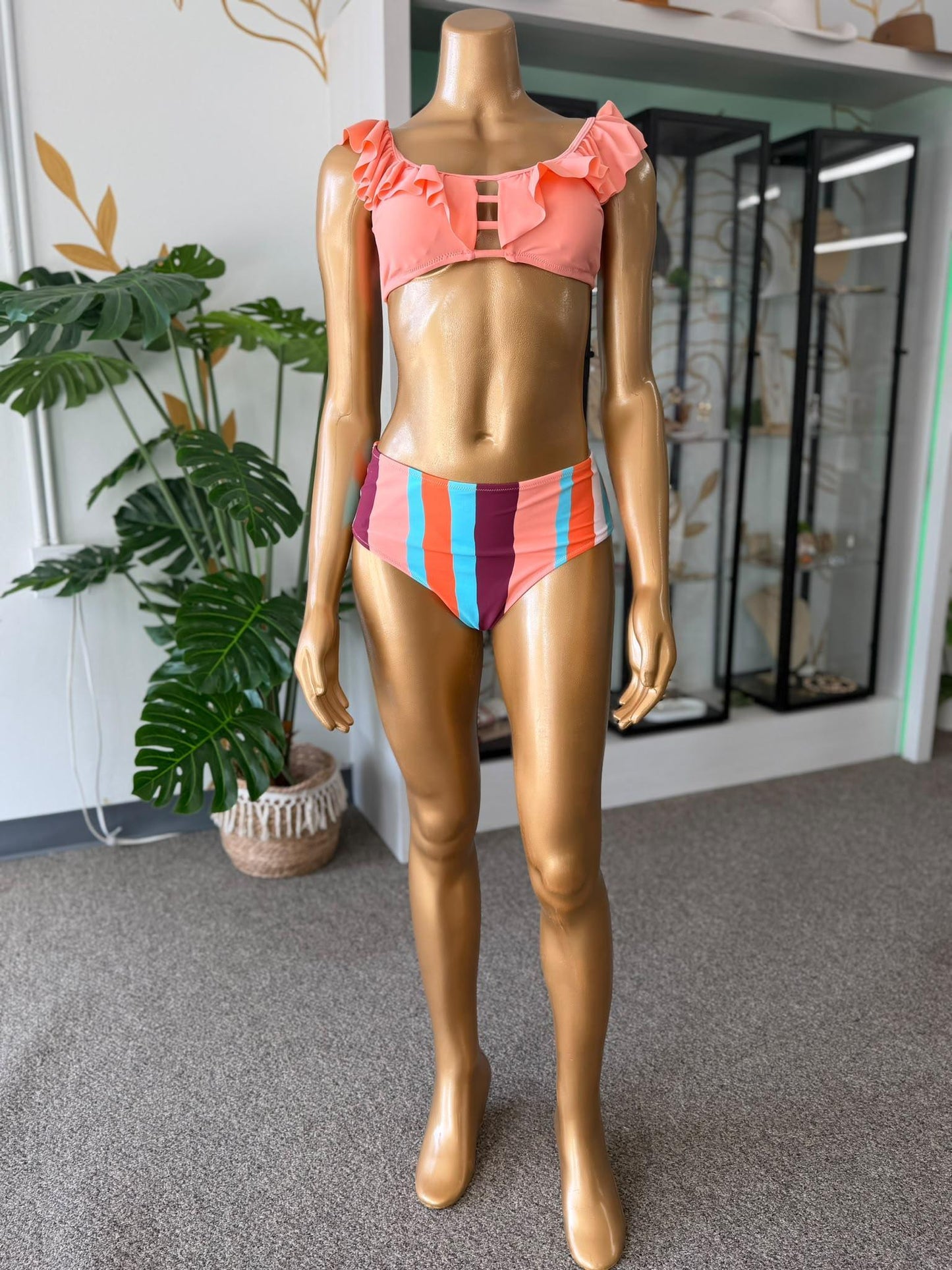 Bikini Rayas Tropicales con Volantes – Top Ruffle y Panty