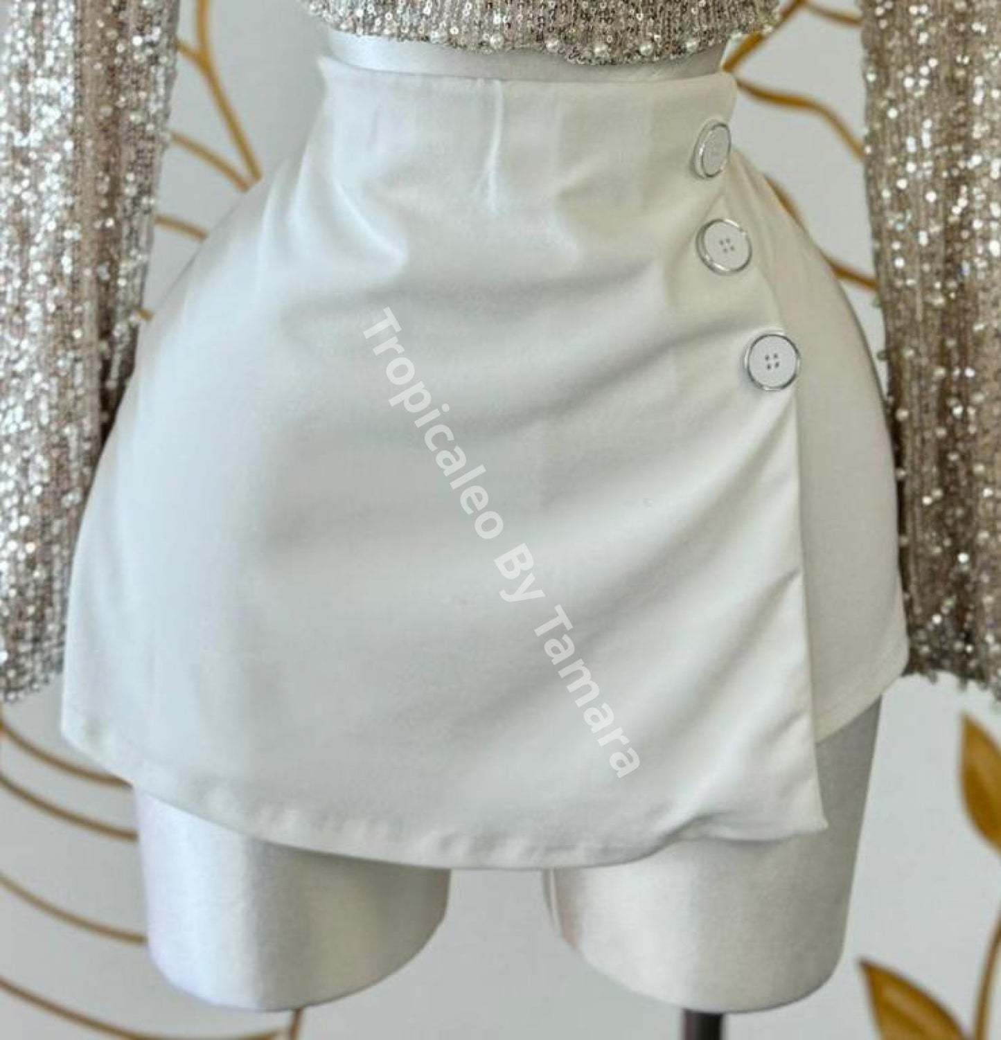 White Button Wrap Skort Large / Blanco