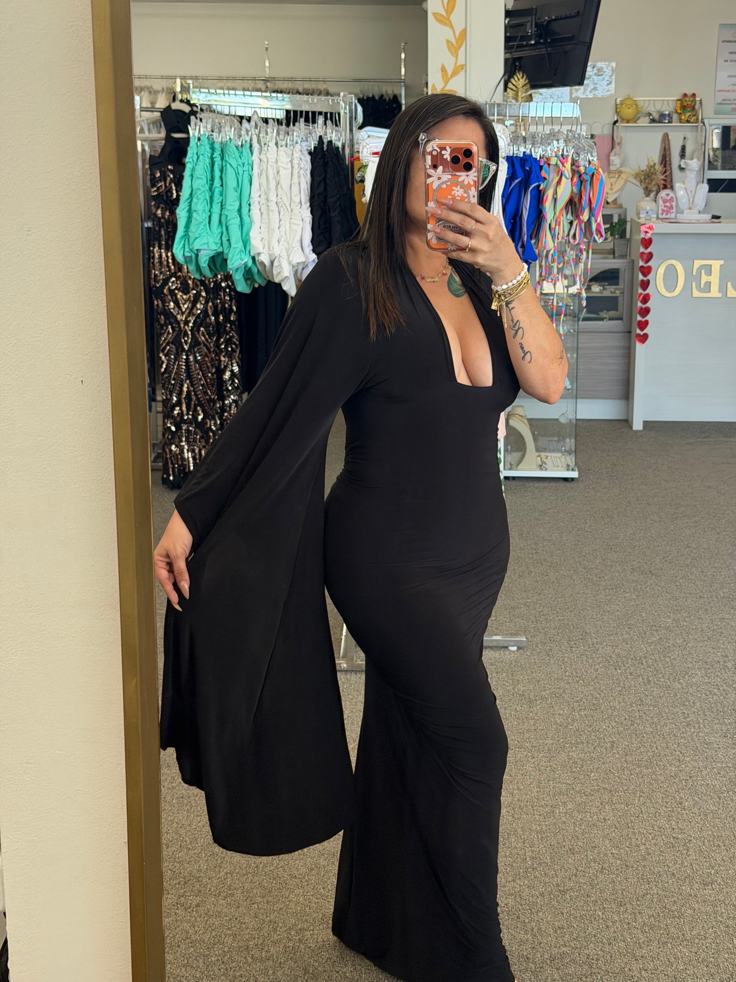 Luxe Noir Silhouette Dress 🌿✨
