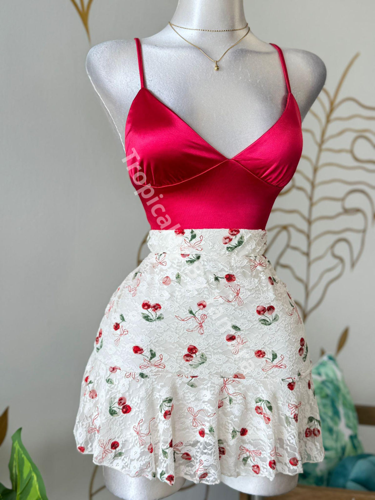 Cherry Lace Skirt (falda)