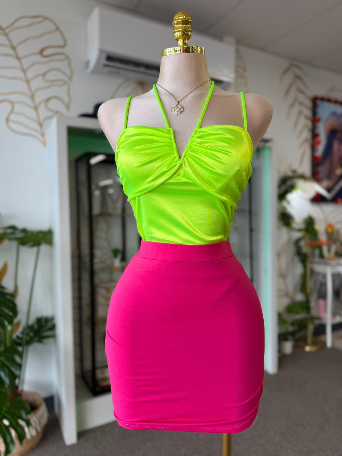 Bodysuit Verde Neón con Escote Fruncido y Amarre Halter