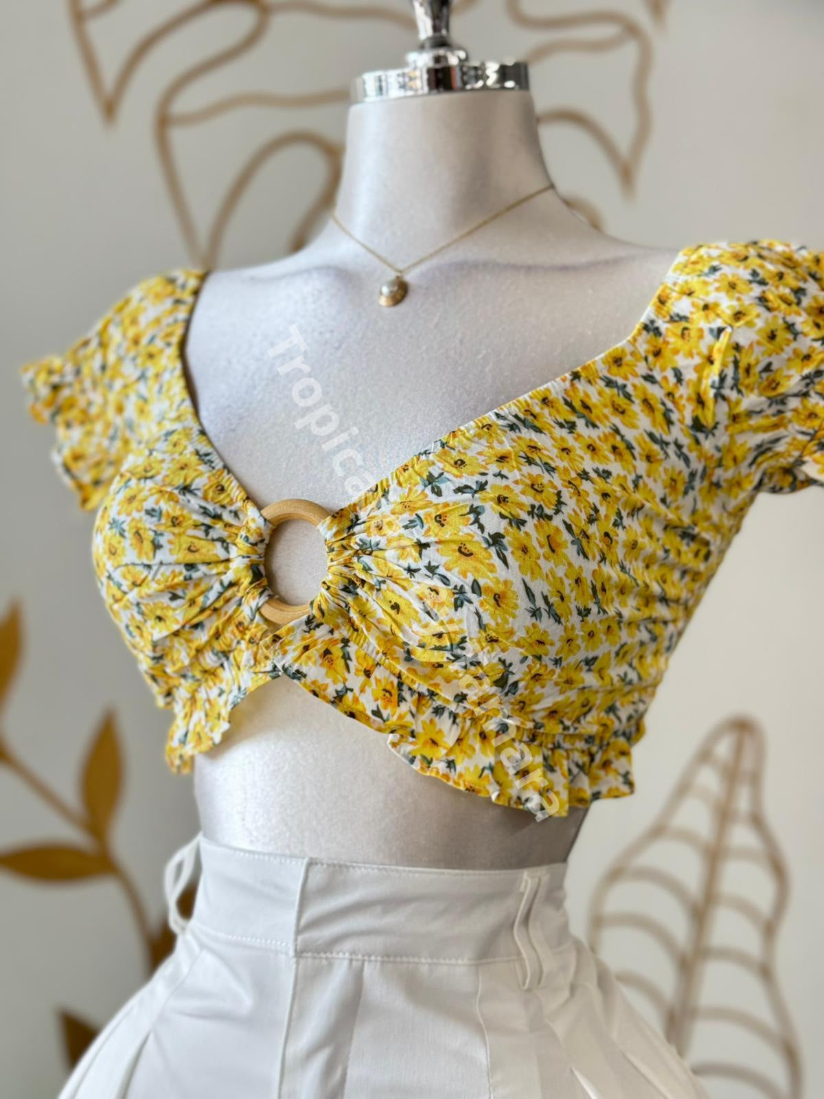 SunnyRing Crop Top