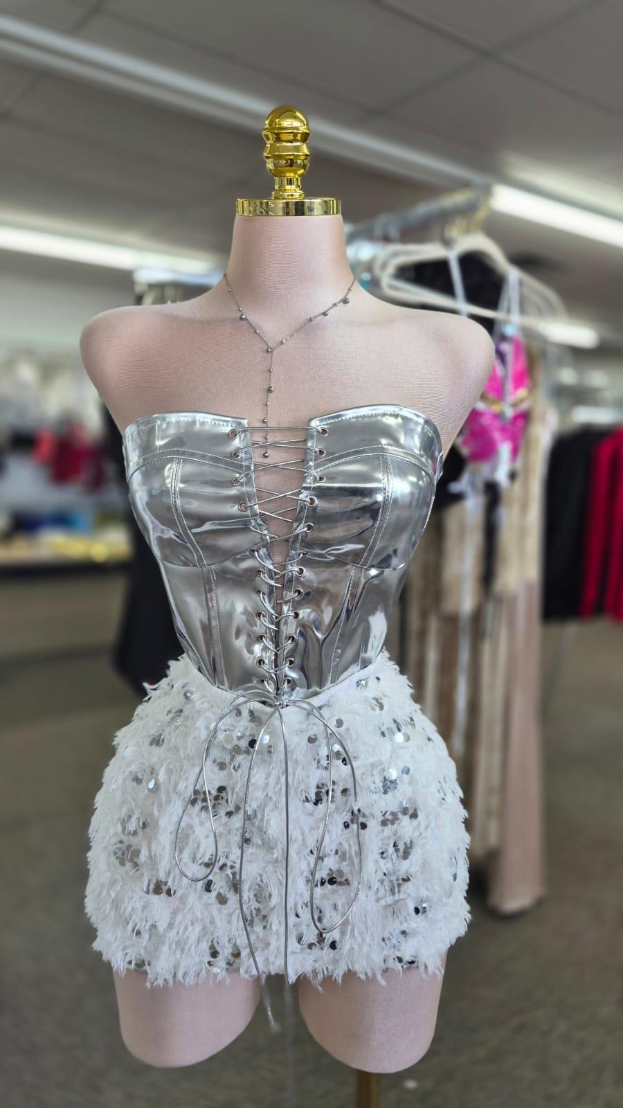 Top Corset Metálico Dorado con Amarre Frontal