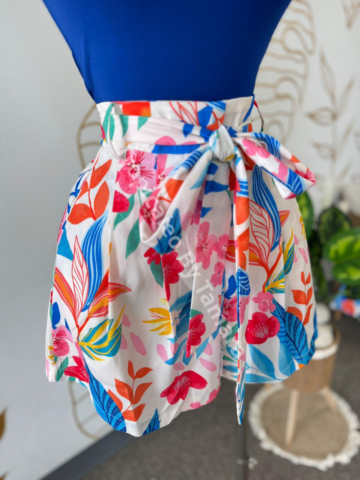 Tropical Paradise Shorts Small