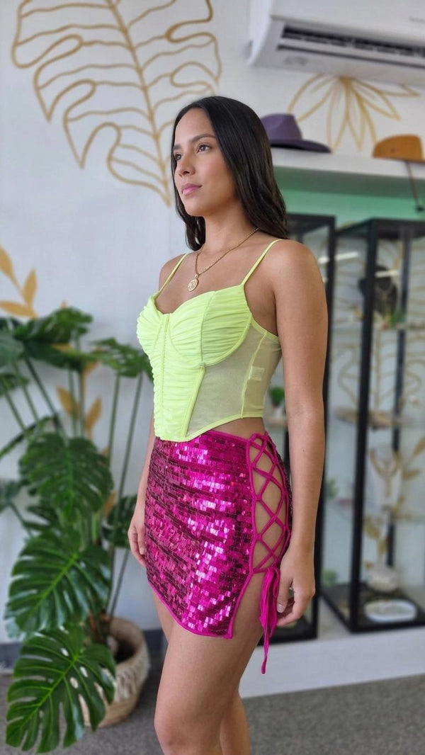 Mini Falda Fucsia de Lentejuelas con Cierre Lateral Entrelazado
