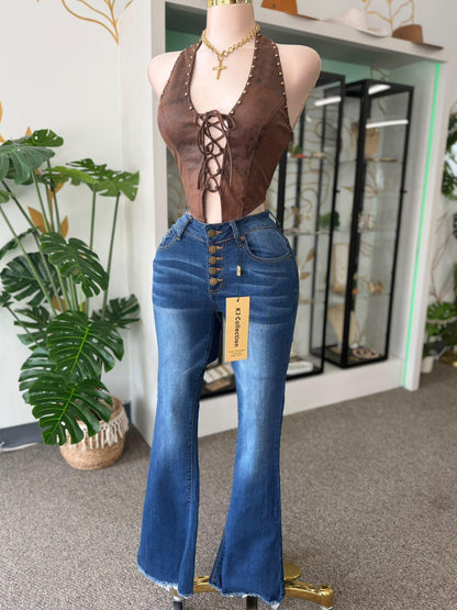 Halter Top Estilo Vaquera en Gamuza Sintética Marrón con Tachuelitas Doradas y Amarre