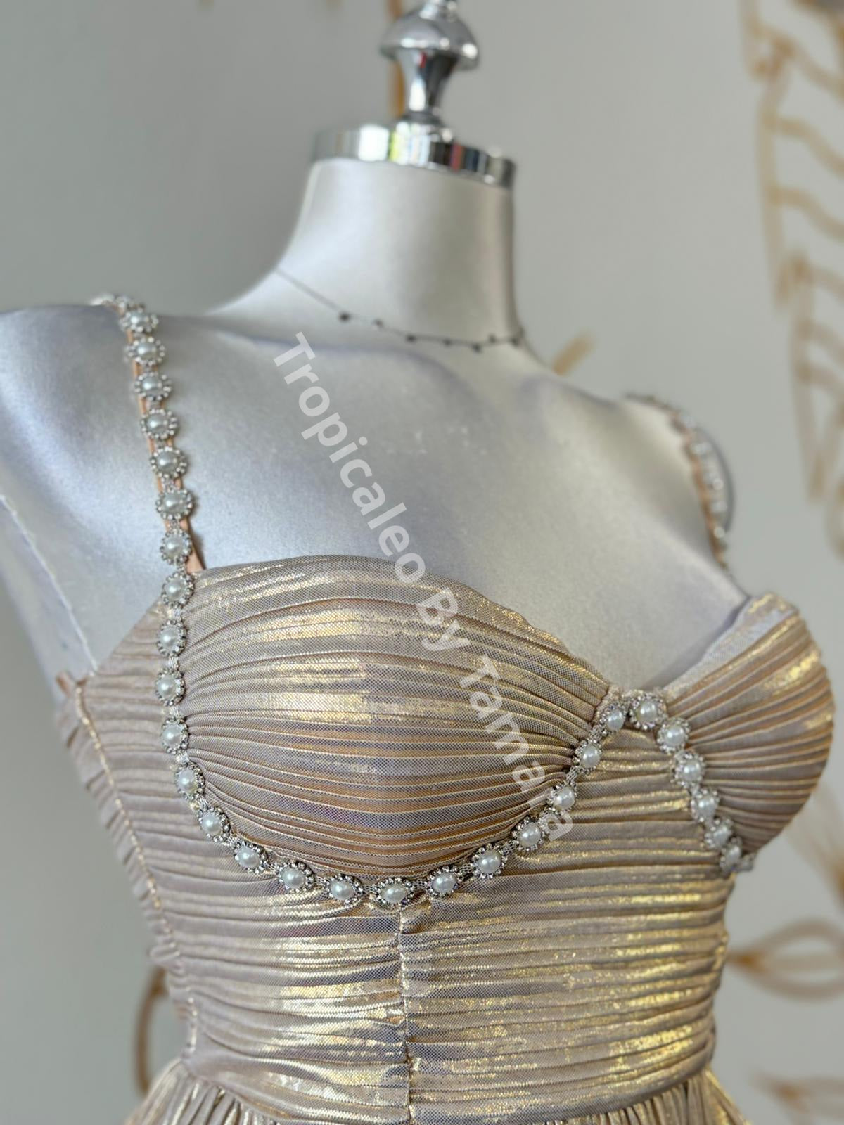 Pearl Trim Pleated Bustier Top (2 Colores Disponibles) Small / Dorado Top