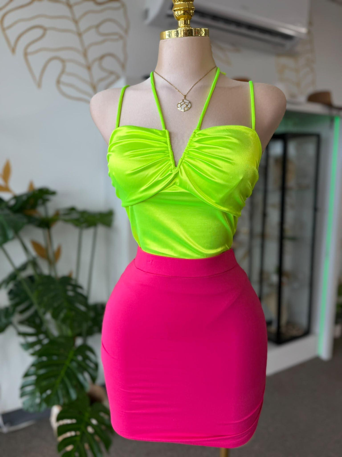 Bodysuit Verde Neón con Escote Fruncido y Amarre Halter