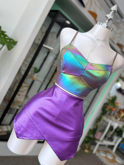 Crop Top Iridiscente Holográfico y Manguillos Ajustables