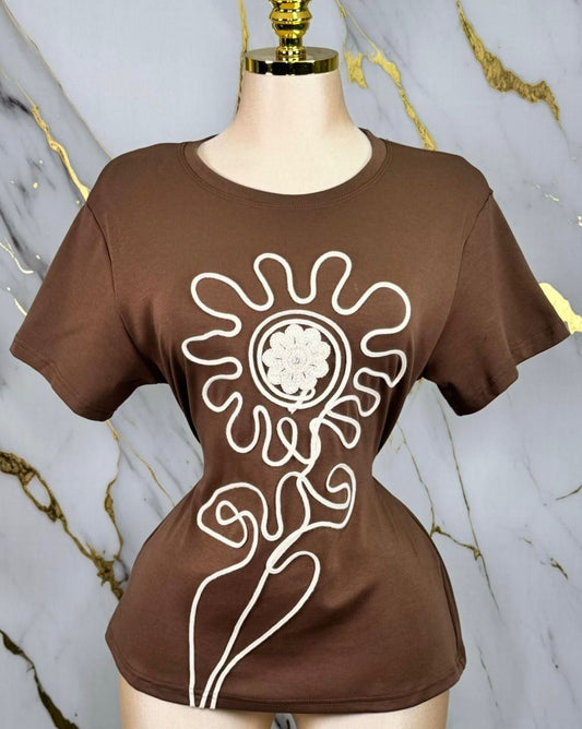 🌼 “Cream Petal Tee”
