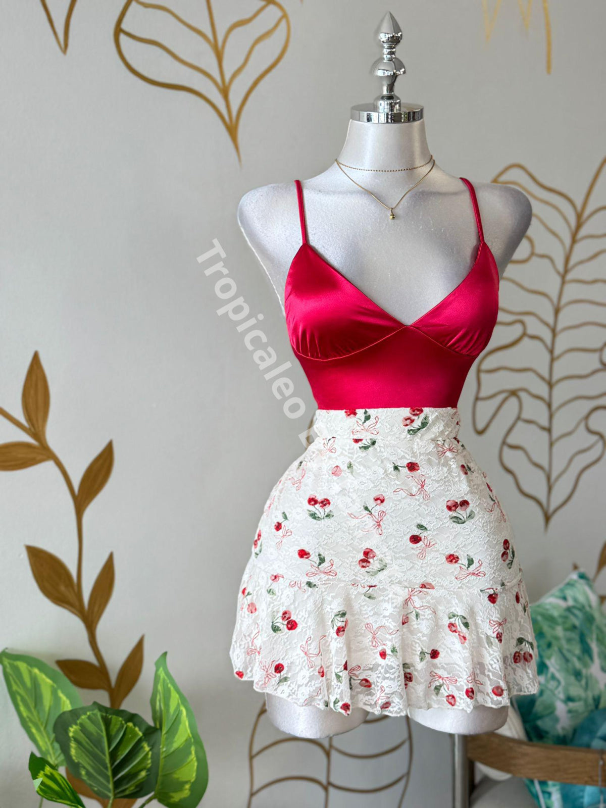 Cherry Lace Skirt (falda)