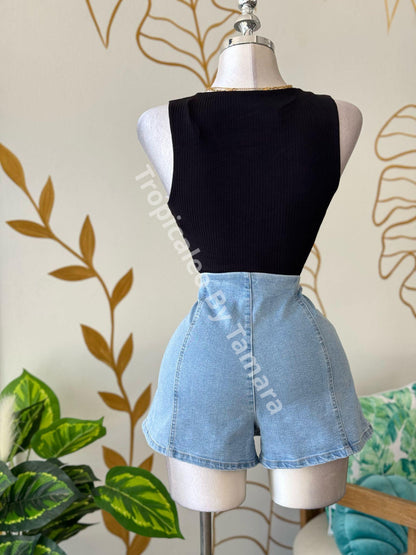Twist Noir Crop Top