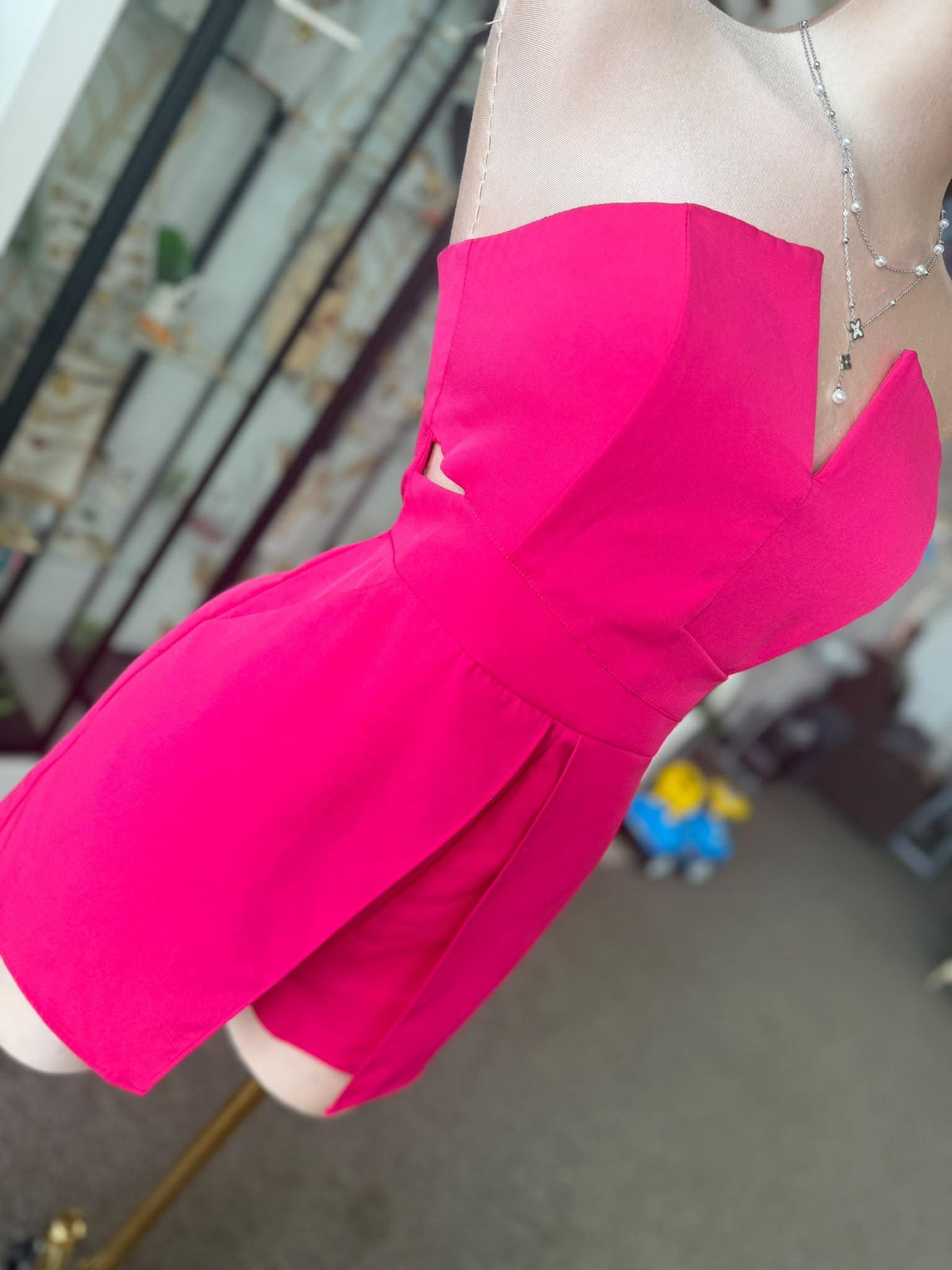 Romper Rosa Strapless con Cut Outs Laterales