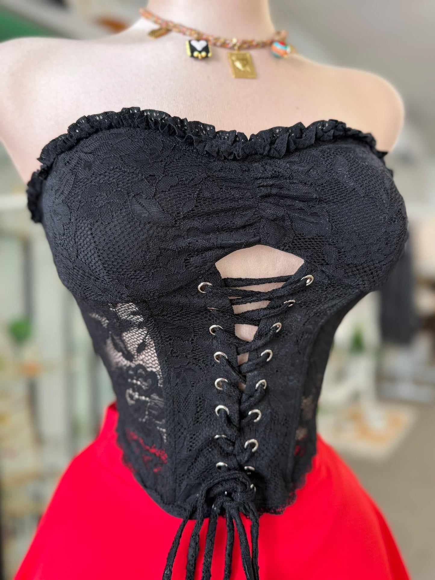 Corset Top Strapless de Encaje con Amarre al Frente — 3 Colores