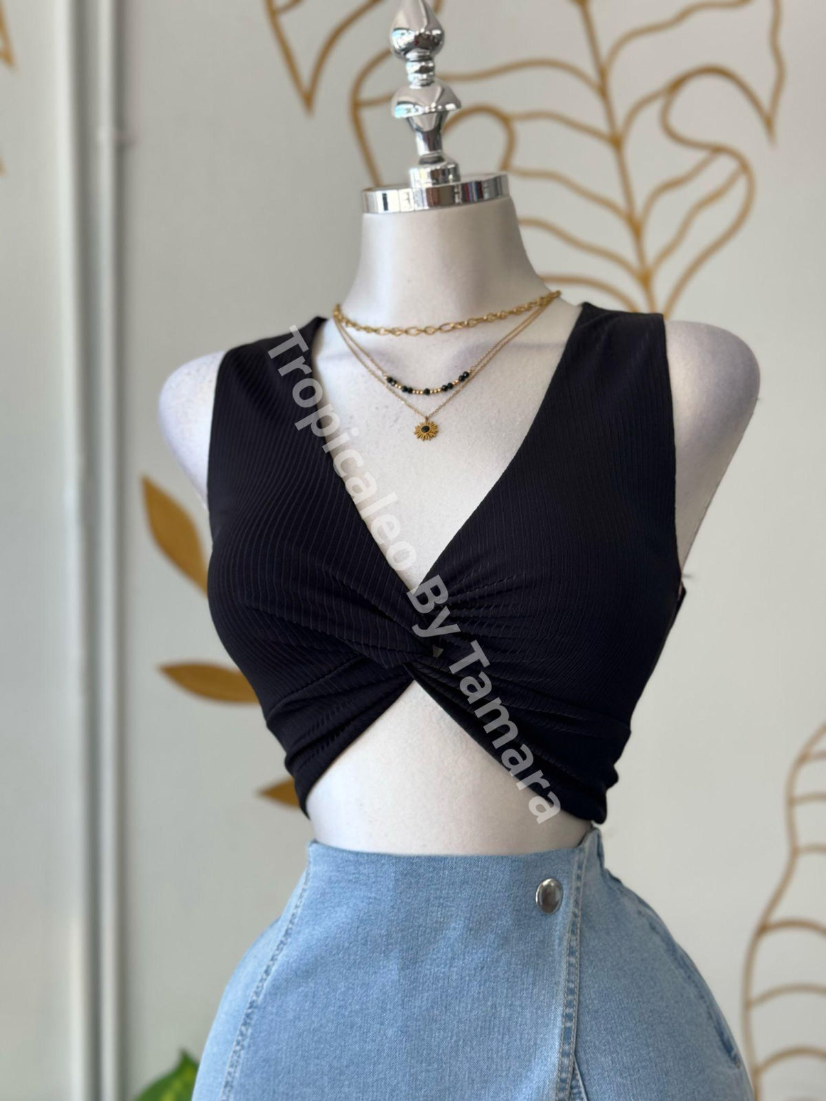 Twist Noir Crop Top