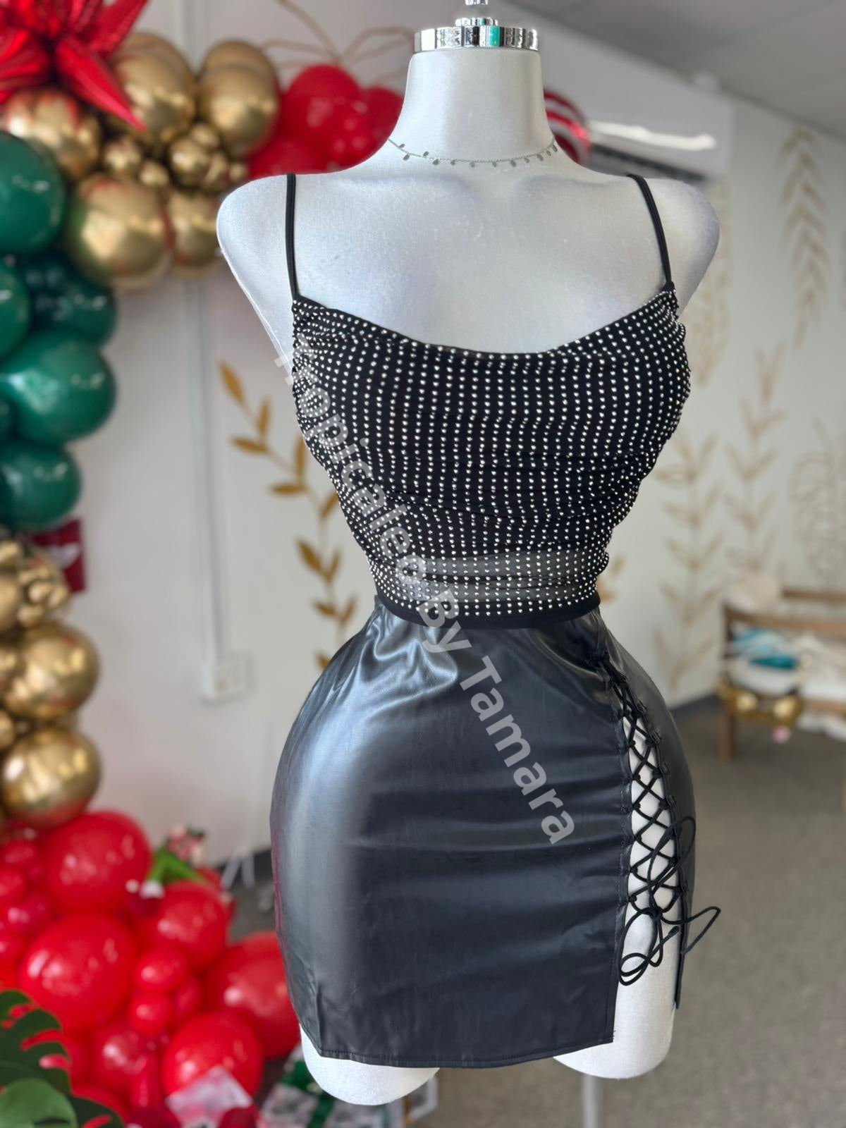 Sleek Leather Skirt (Falda)