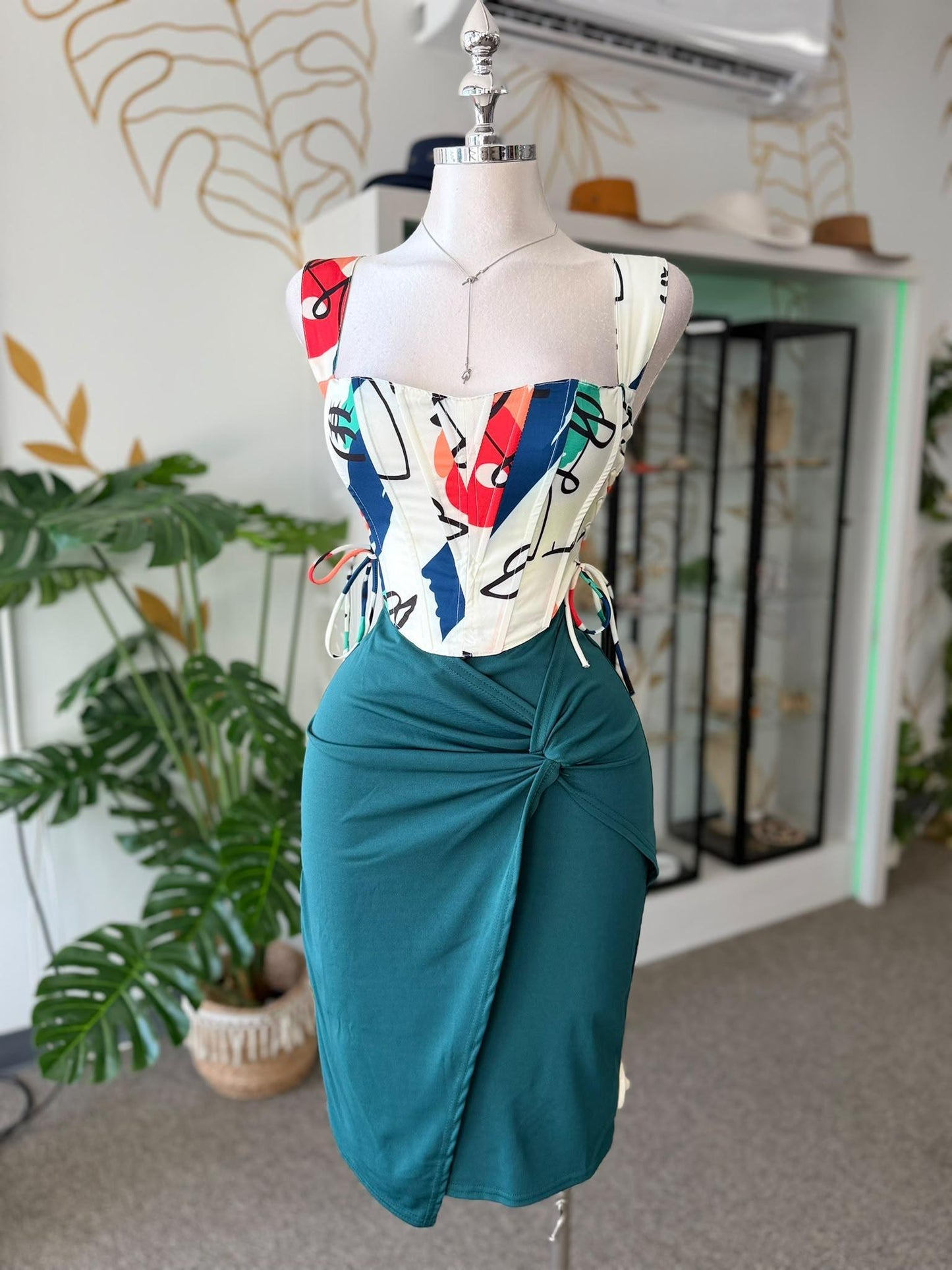Corset Top Estampado Abstracto con Amarre al Costado