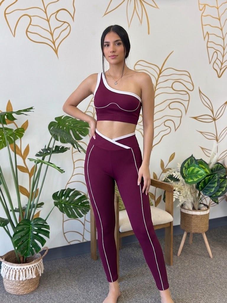 Conjunto Deportivo Un Hombro con Contraste Blanco – Top y Legging