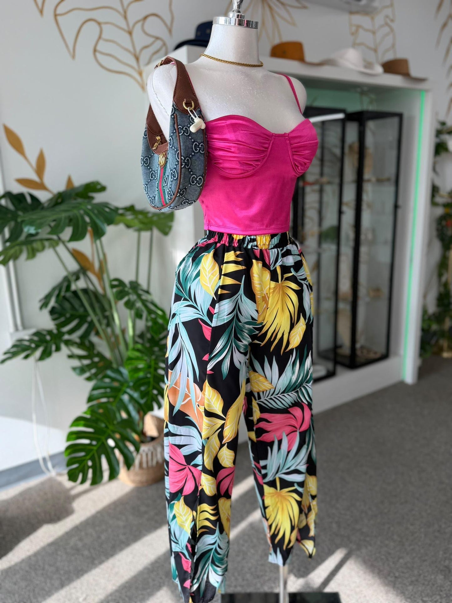 Corset Top Rosa Fucsia Satinado con Copas y Manguillos