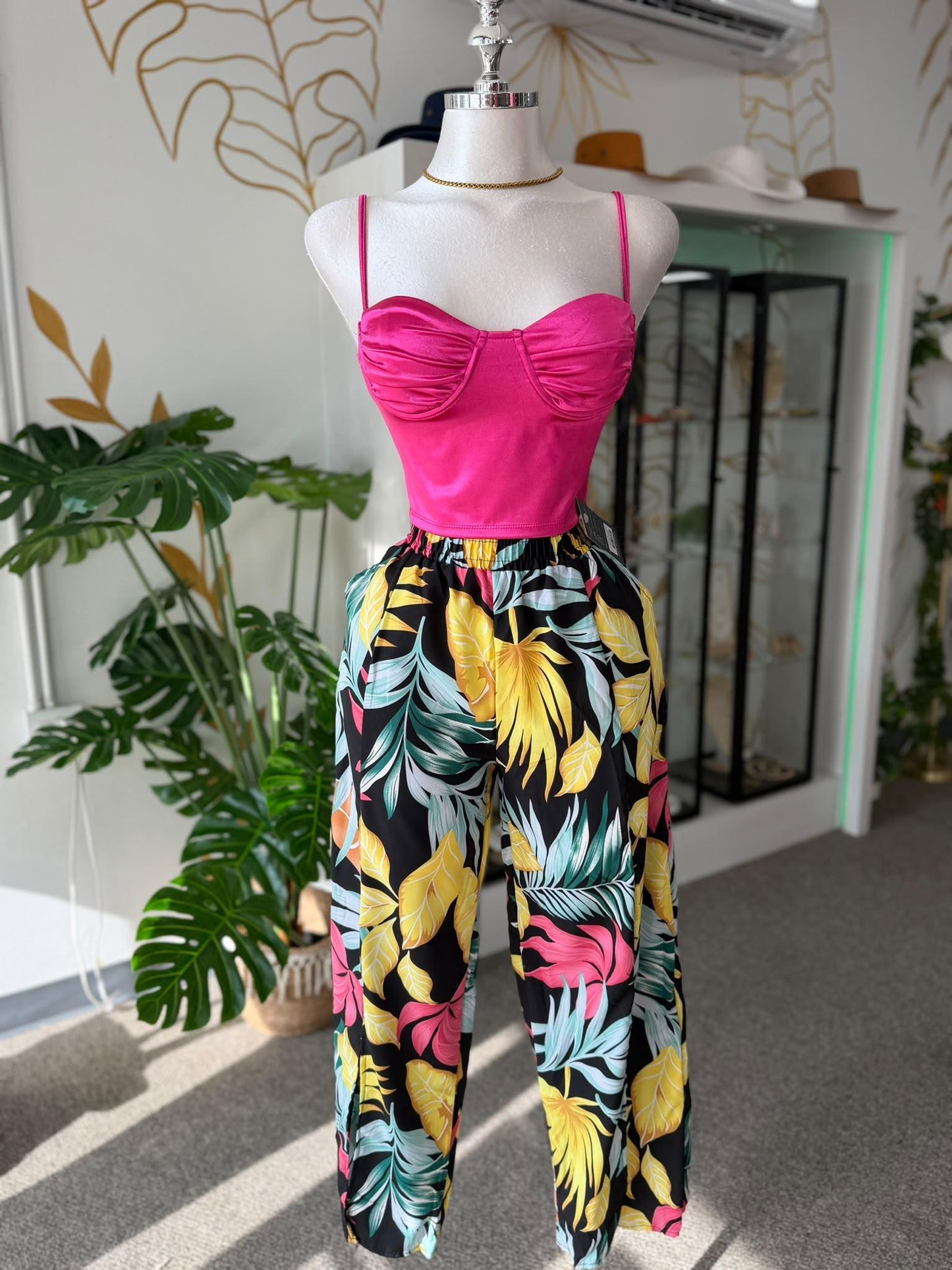Corset Top Rosa Fucsia Satinado con Copas y Manguillos