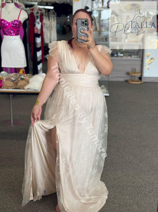 Ivory Dreams Dress - PLUS