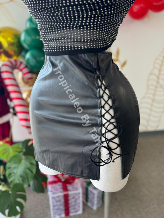 Sleek Leather Skirt (Falda)