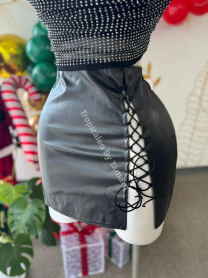 Sleek Leather Skirt (Falda)